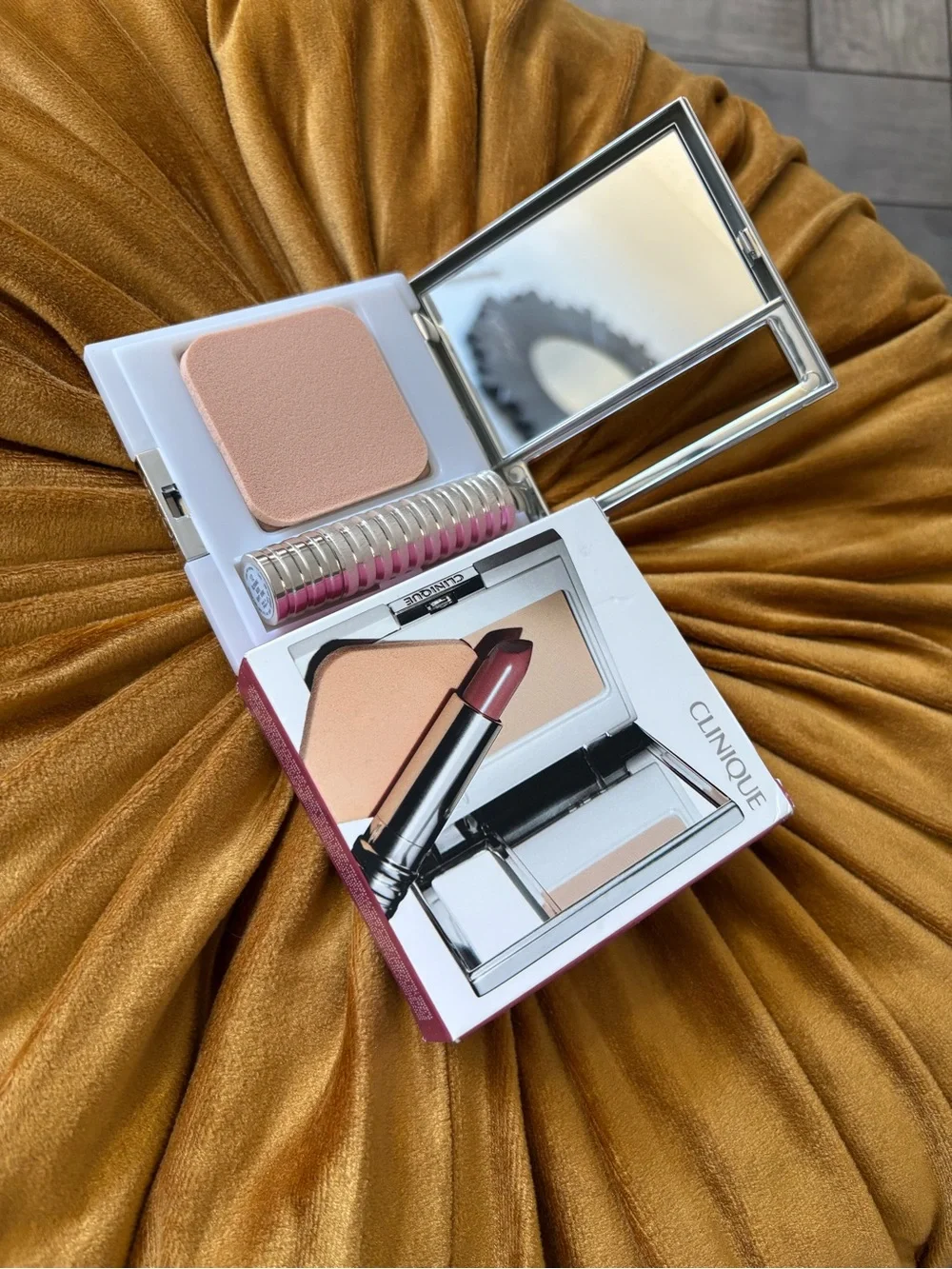 CLINIQUE | Super Powder Double Face Powder Travel Club Kit